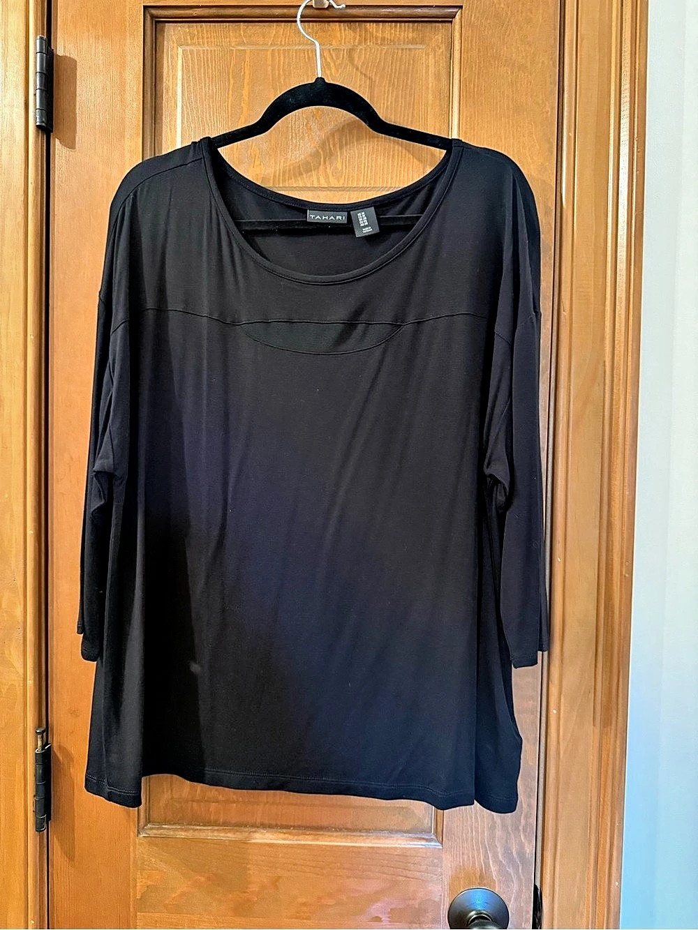 Tahari Black 3/4 Sleeve Top Size 1X Like New